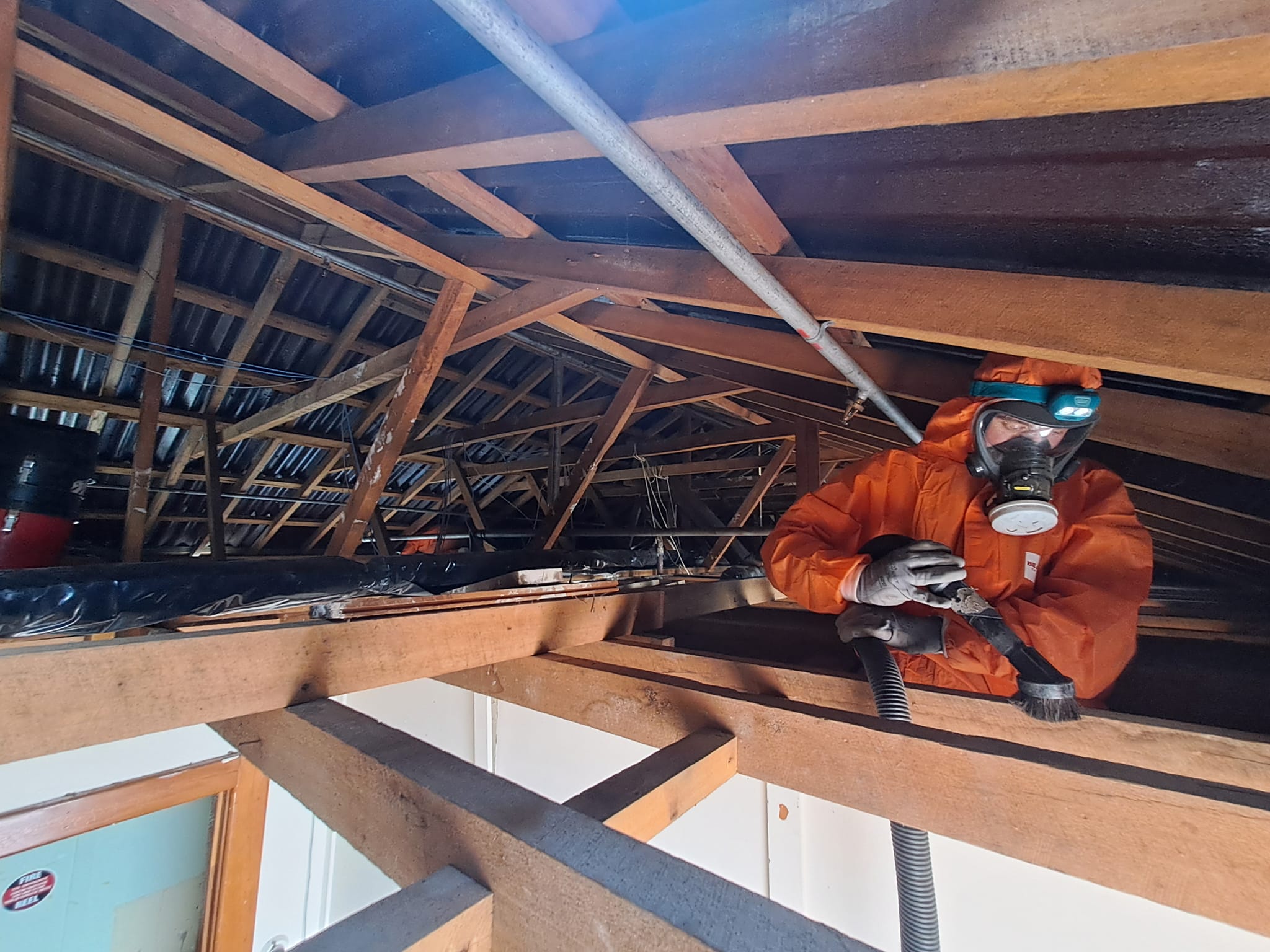 What is asbestos and how to identify it?